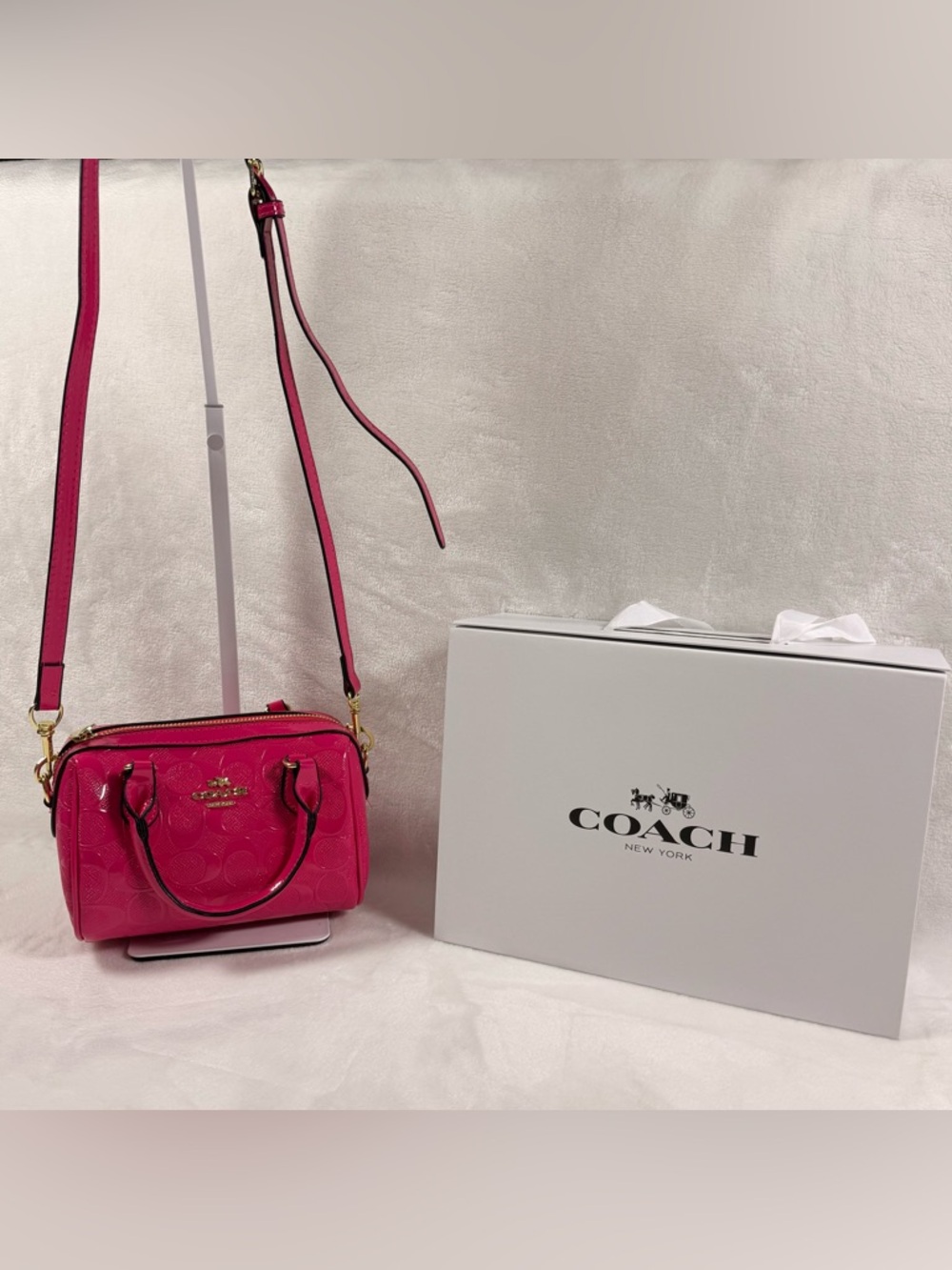 Coach Hot Pink Patent Signature with Detachable Strap with box - Picture 2 of 5